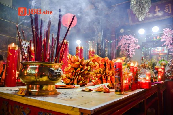 Mơ thấy lửa cháy trên bàn thờ có phải là điềm xấu không