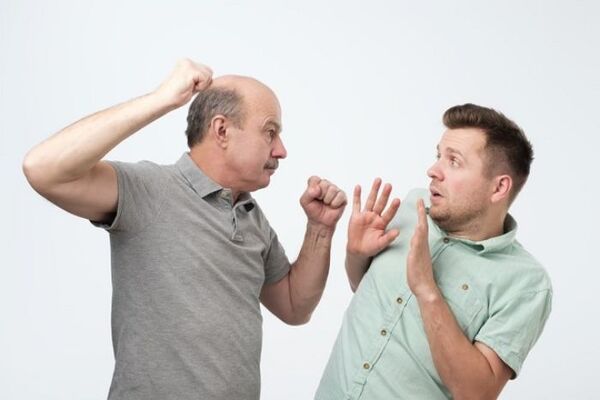 Nằm mơ thấy cãi nhau với người cùng phái với những trường hợp khác