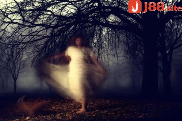 Nằm mơ thấy hồn người chết đánh con gì may mắn?