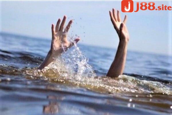 Nằm mơ thấy trẻ con chết đuối đánh số gì may mắn?